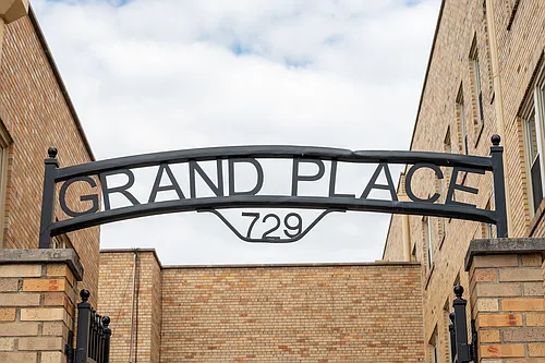 Grand Place 55+ Apartments Photo 1