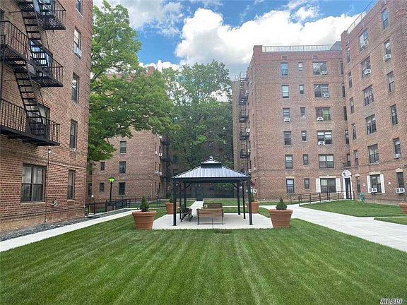 3rd image of 144-60 Sanford Ave #31