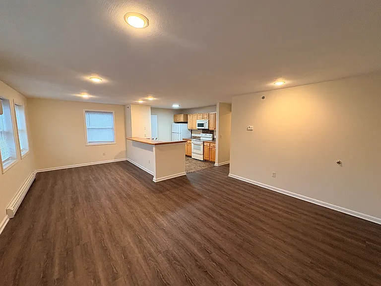 Holly Brook Apartments — Photo 49