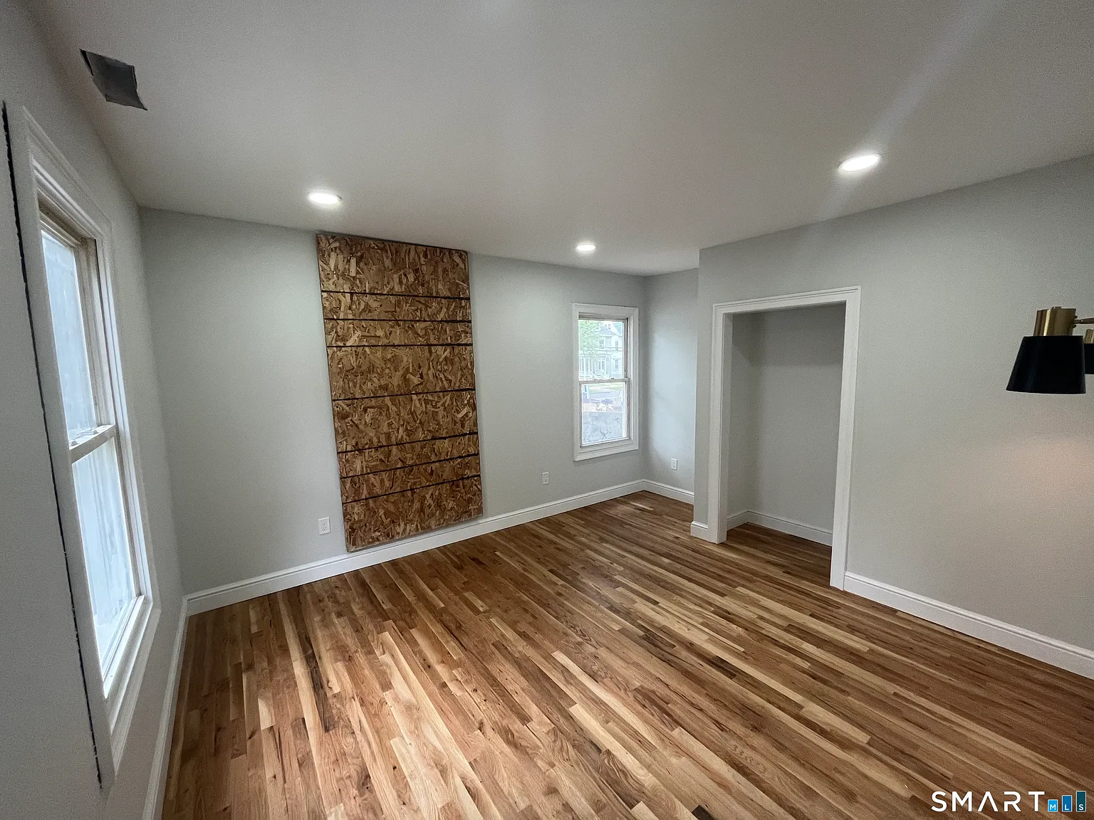 2 bed, 1.0 bath, 6336 sqft, $2,450 — Photo 3