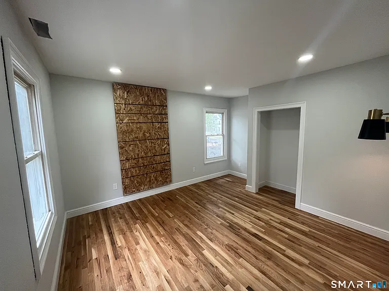 82 Howard Ave #2L — Photo 3