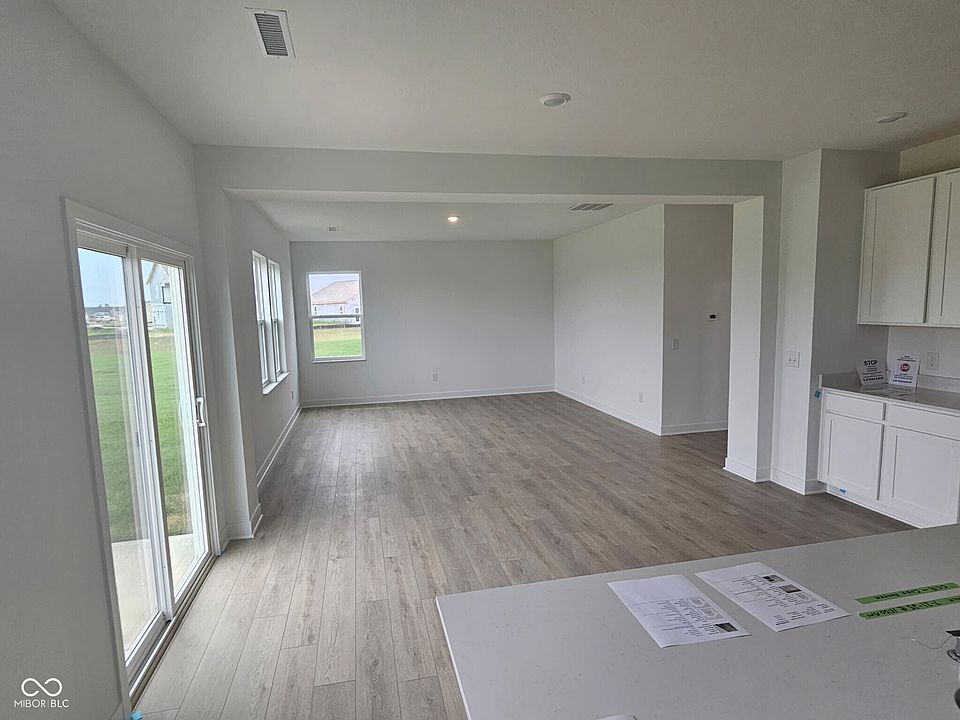 2nd image of 2231 Hemlock Cir