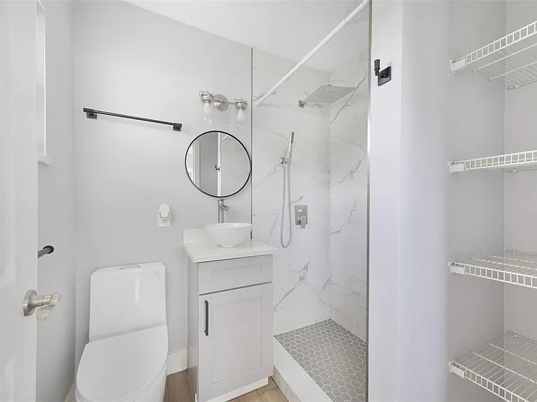 4521 Edgewater Dr #1 — Photo 12