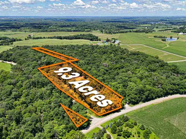 2231 Jordan Creek Rd NE, Solon, IA 52333