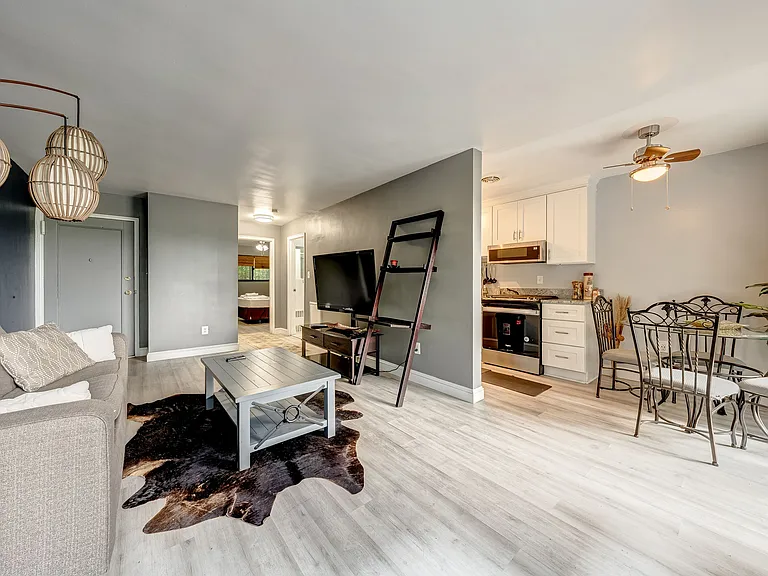 1567 N Colonial Ter #206 — Photo 7