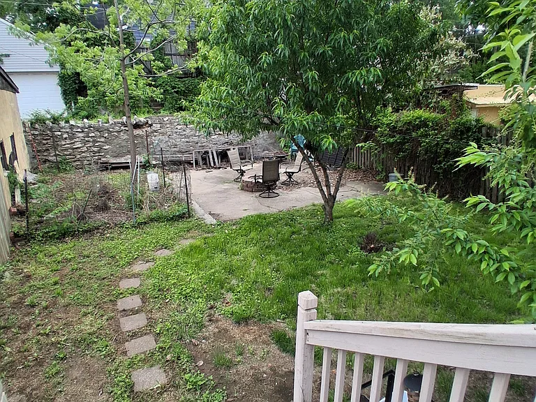 2529 Holmes St — Photo 14
