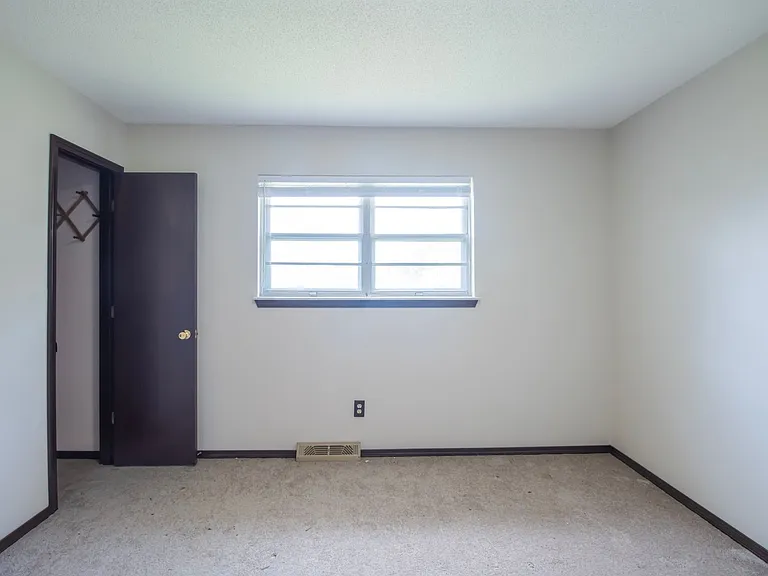 6581 S Gateway Blvd — Photo 8