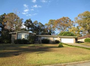 9 38th Ct, Meridian, MS 39301