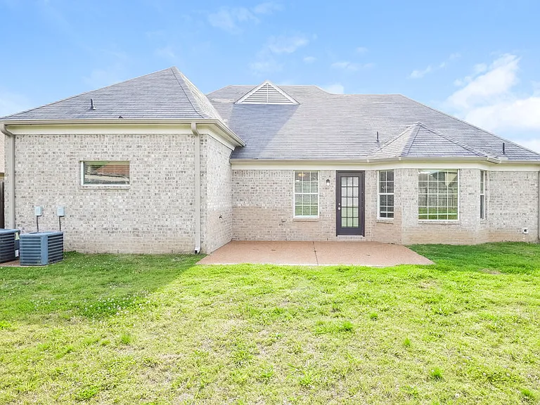 9069 Gavin Dr — Photo 17