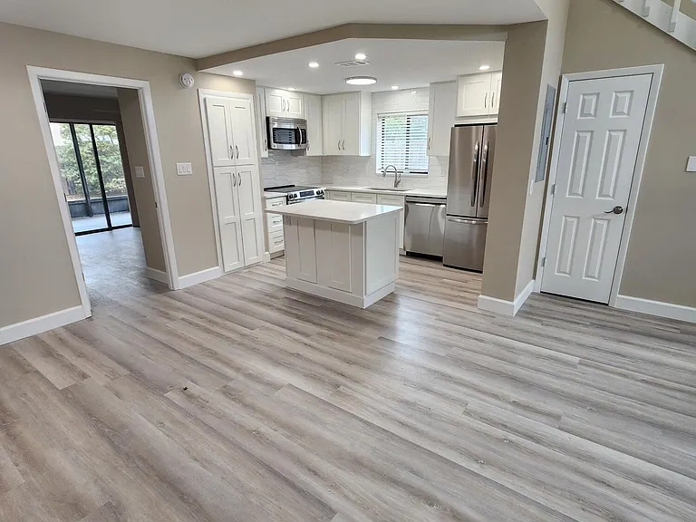 304 Wilson Ave — Photo 6