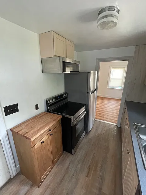 5 bed, $5,000 — Photo 3