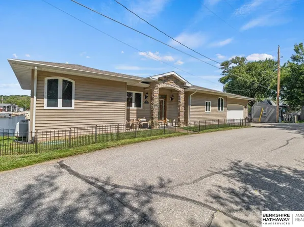 2312 Platte River Dr, Bellevue, NE 68123