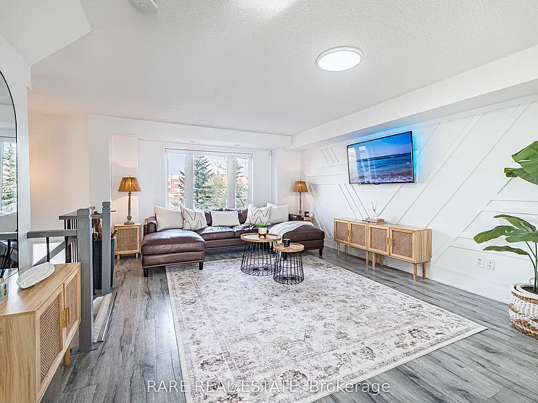 60 Fairwood Cir #28 — Photo 6