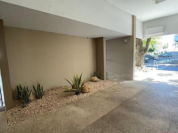 2nd image of 80 Kings Ct #2