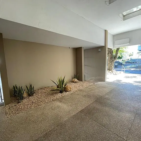 80 Kings Ct #2 — Photo 2