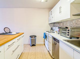 260 S 9th St, Philadelphia, PA 19107