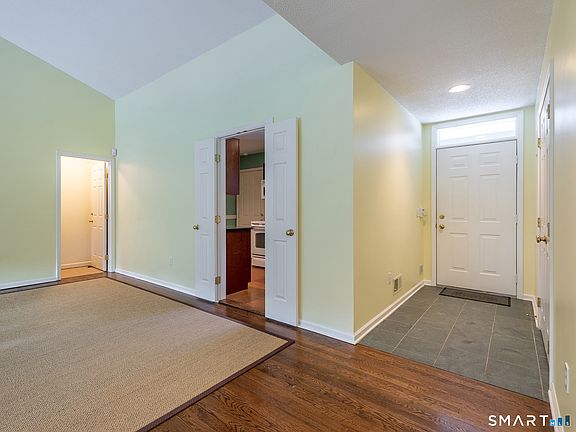 4th image of 19 Juniper Meadow Road #19