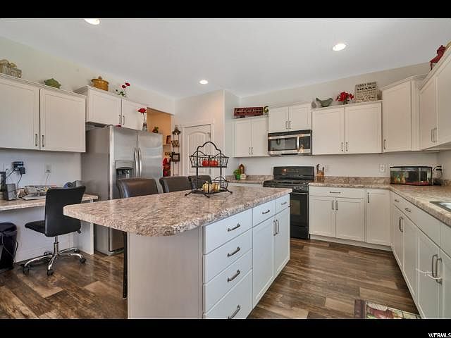 2nd image of 647 S Peachtree Ln