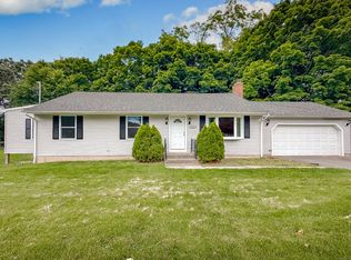 15 Heath Ct, Cheshire, CT 06410
