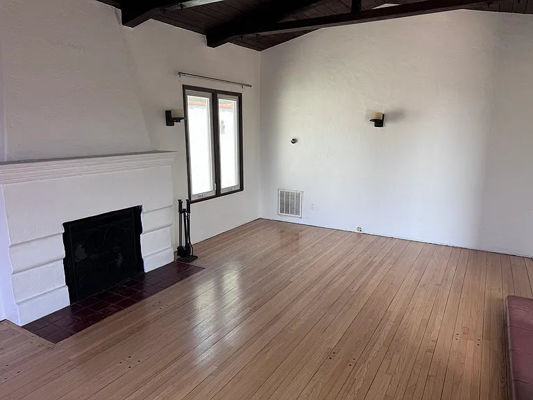4307 York Blvd — Photo 6