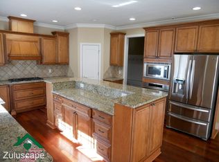 10912 Harbor Bay Dr, Fishers, IN 46040