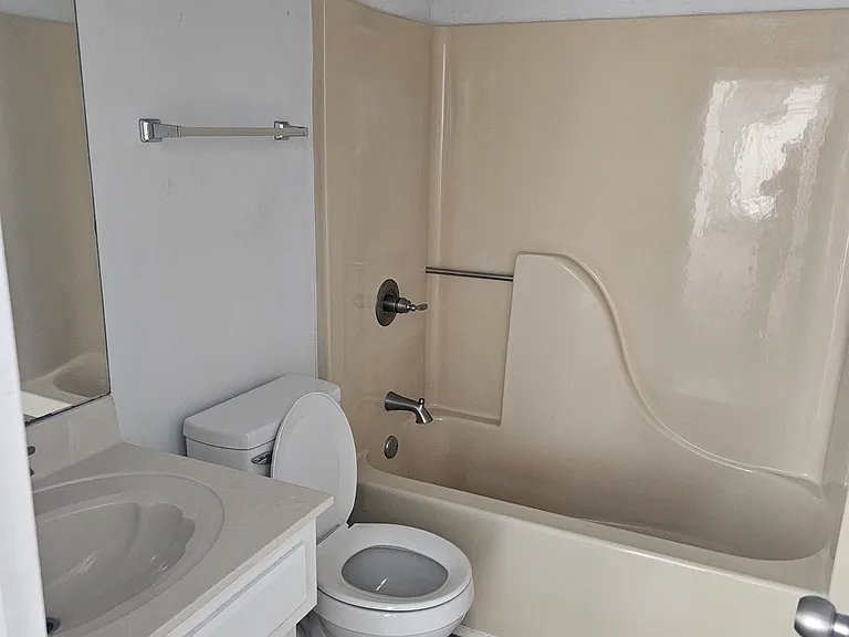 215 Strawberry Ct — Photo 13