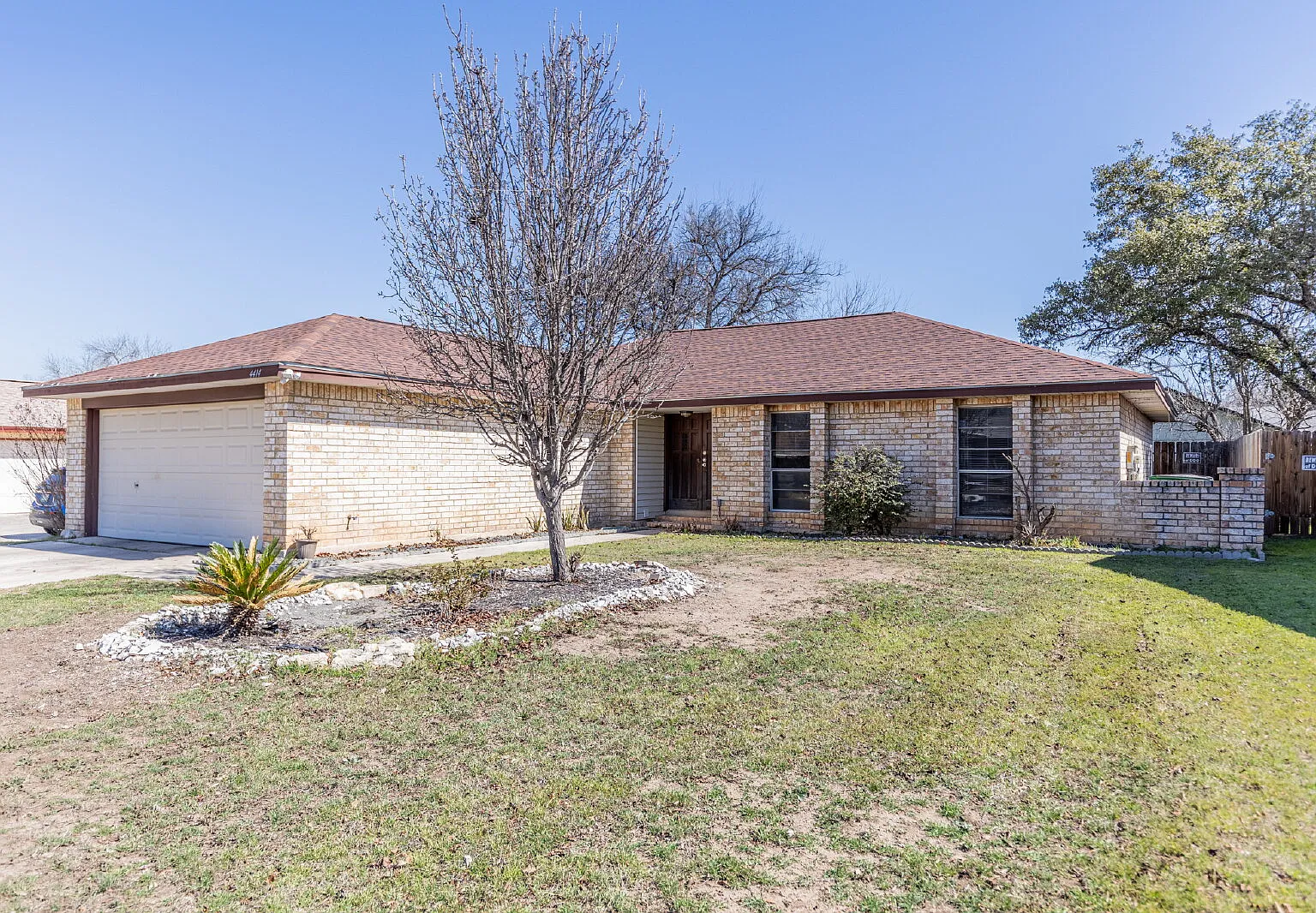 3 bed, 2.0 bath, 1582 sqft, $1,645 — Photo 2
