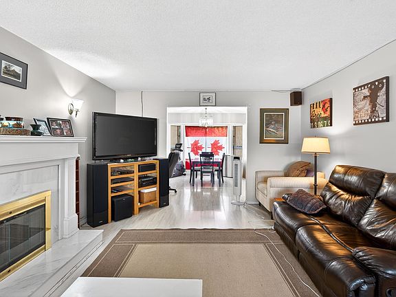 4th image of 3951 Moresby Dr