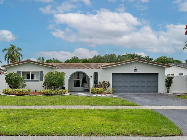 10476 NW 3rd Street, Plantation, FL 33324