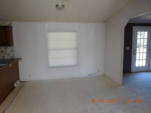 4th image of 803 National Dr