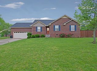 306 Twin Ct, Greenbrier, TN 37073