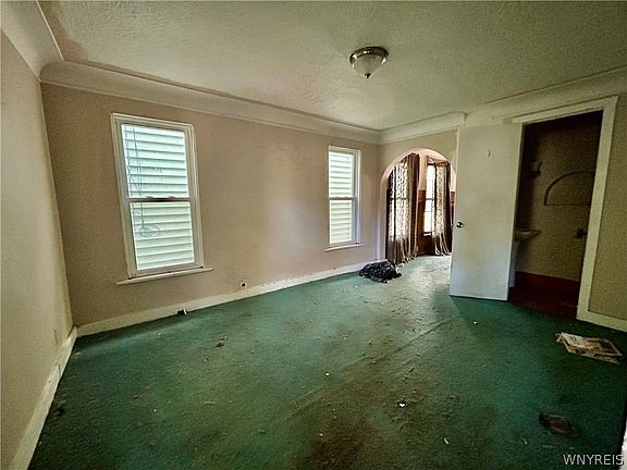 4th image of 49 Barry Pl