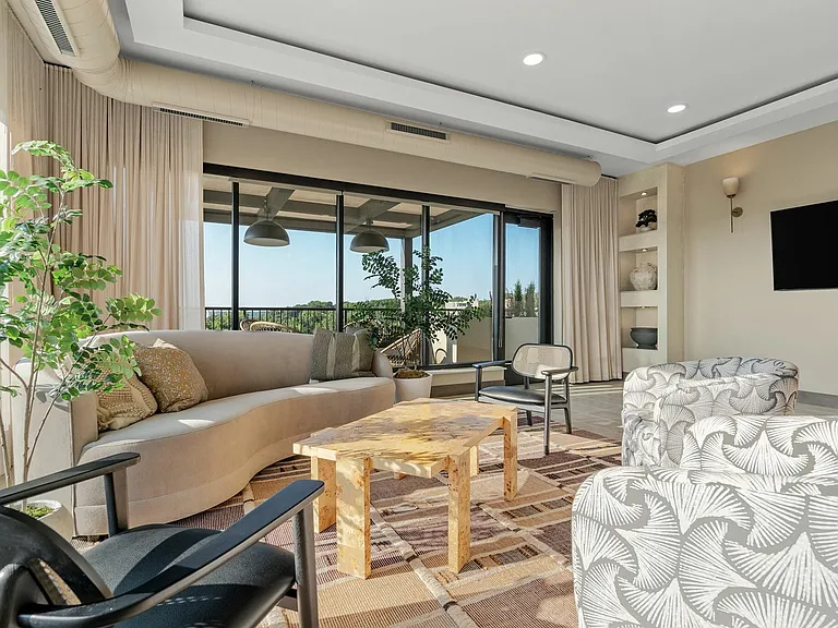 Clubroom 5