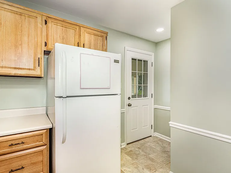 9 W Highland Ave — Photo 13