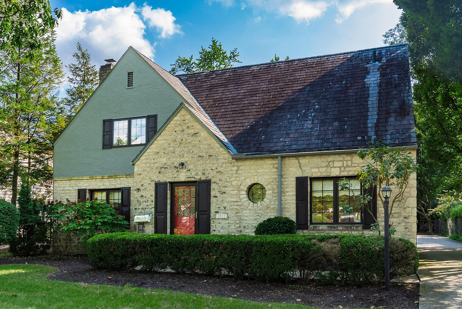 2015 W Lane Ave photo 1