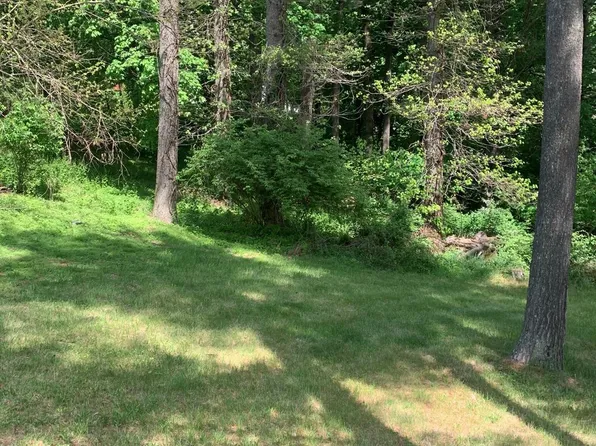 245 Hanover St, Glen Rock, PA 17327