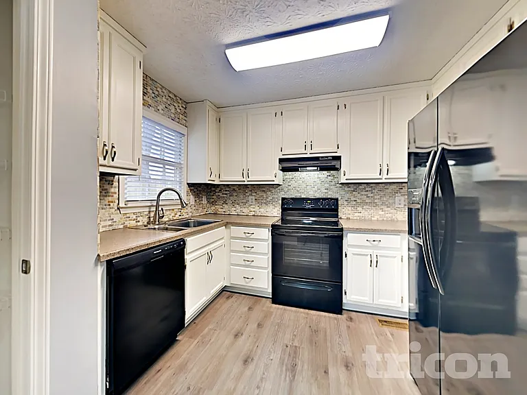 313 Willow Bend Dr — Photo 8