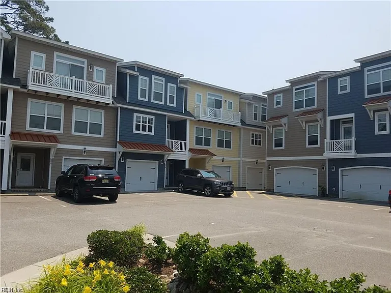 624 Foster Ln — Photo 1