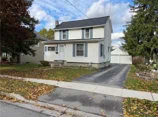 15 Exchange St, Le Roy, NY 14482
