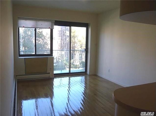 2nd image of 14448 Roosevelt Ave APT 3C