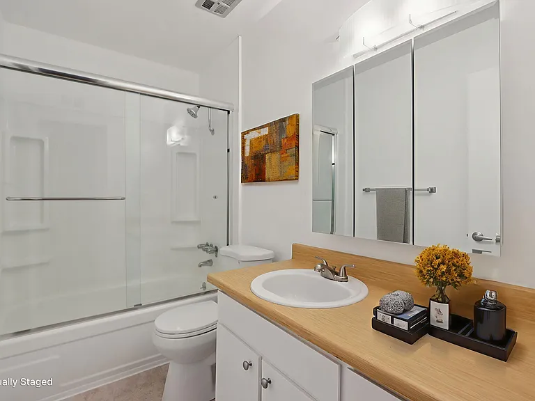 Solano Apartments — Photo 35
