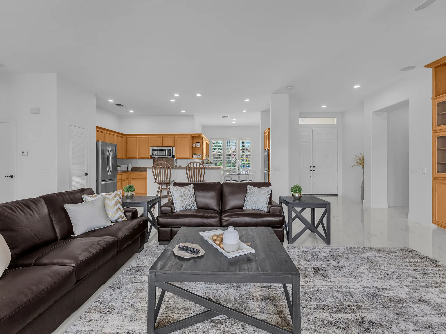 3 bed, 2117 sqft, $8,000 — Photo 3