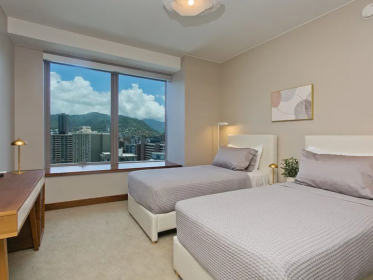 1555 Kapiolani Blvd #1800 — Photo 7