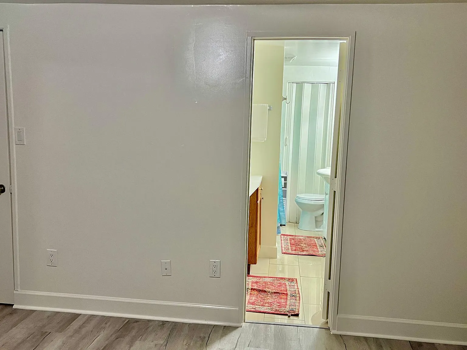 2 bed, 1068 sqft, $2,200 — Photo 2