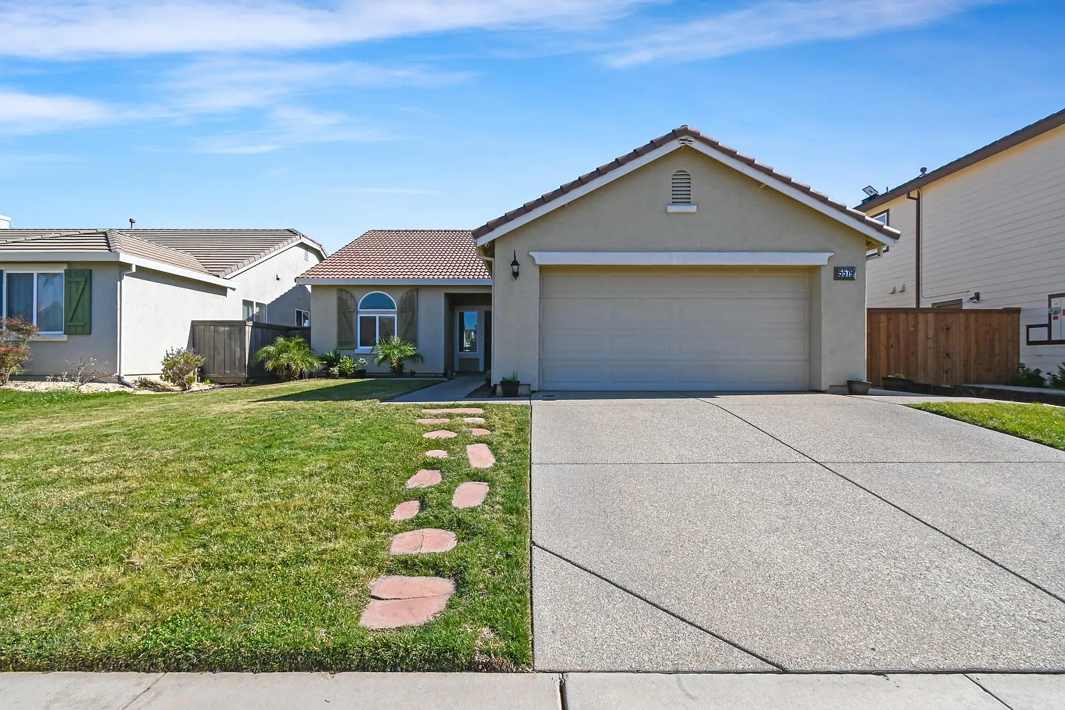 5579 Meadow Brook Way photo 1