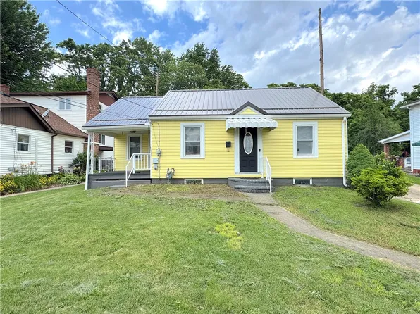 110 Harbison Ave, Masontown, PA 15461