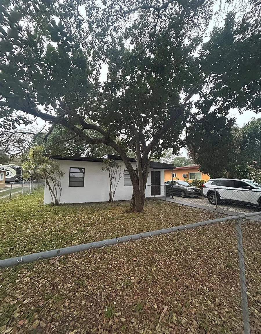 Sunkist Grove — Photo 1
