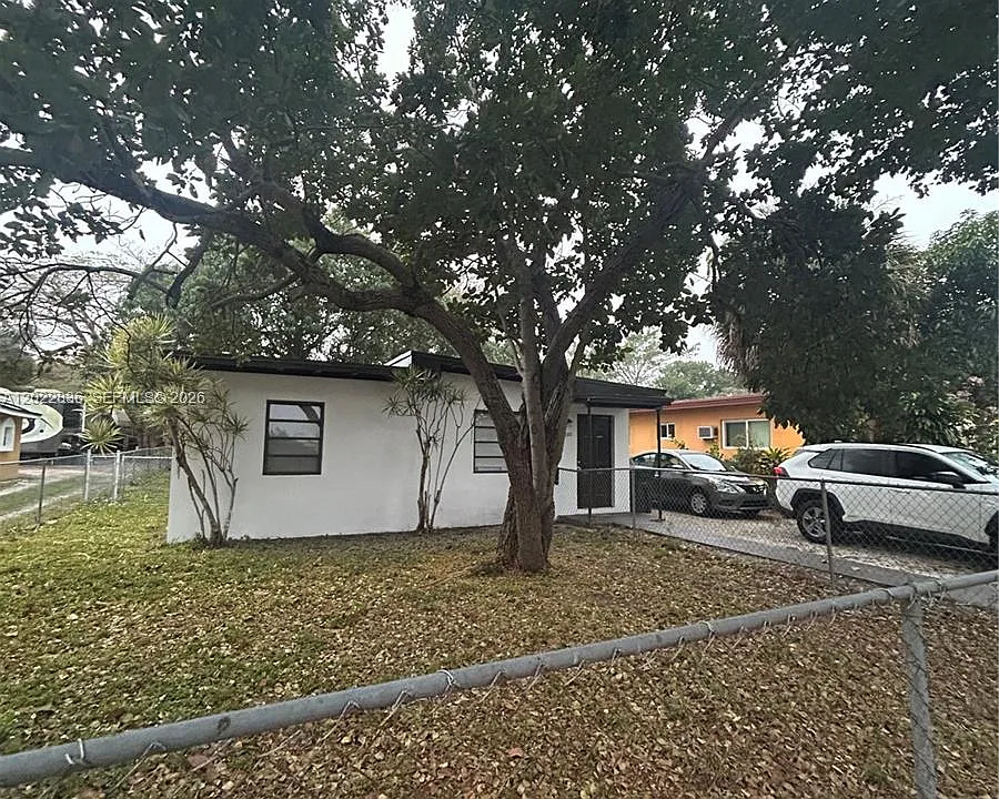 1080 NW 121st St