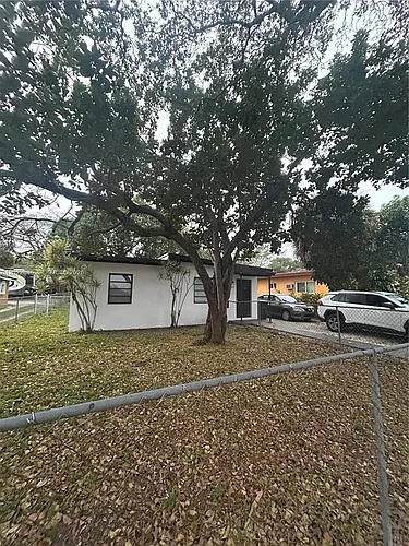 1080 NW 121st St Photo 1