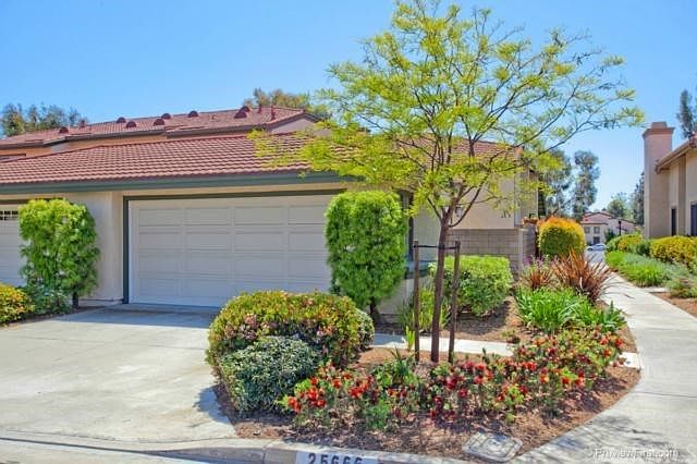 Charming single level end unit.